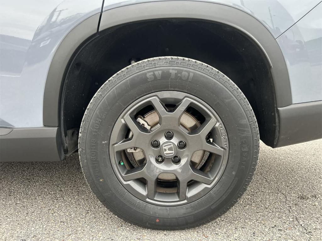 used 2025 Honda Pilot car, priced at $42,777