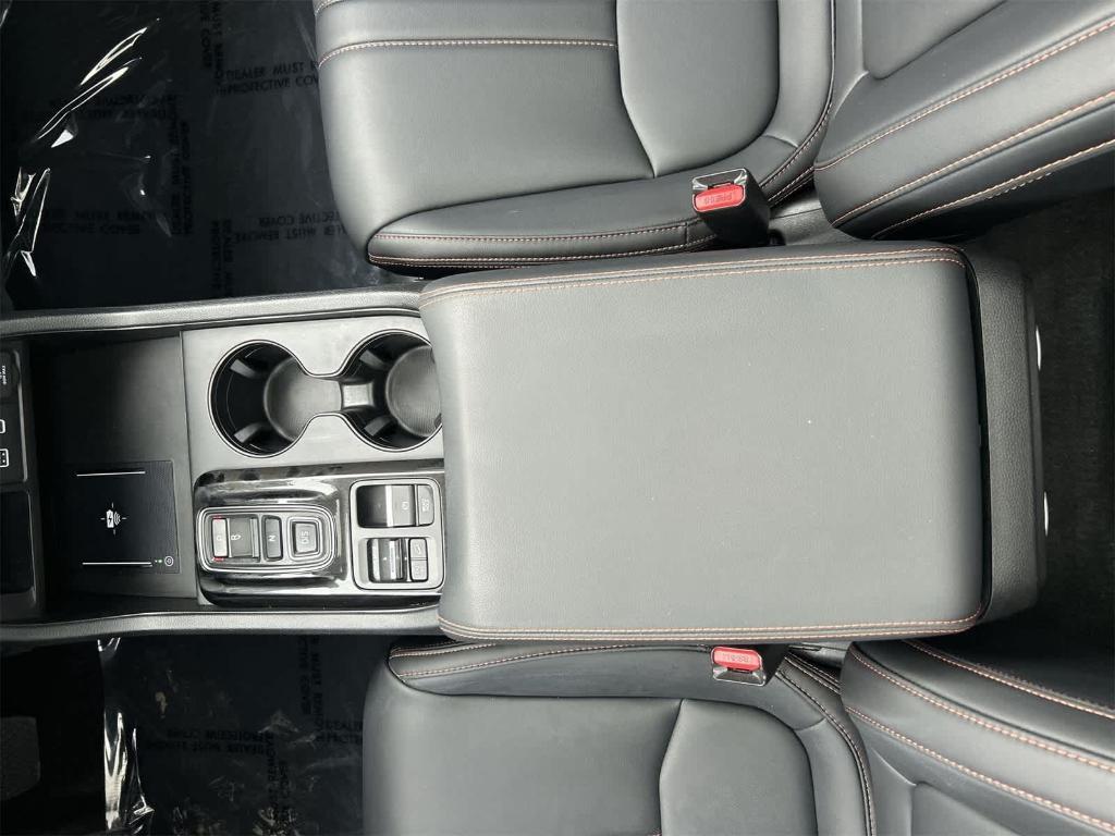 used 2025 Honda Pilot car, priced at $42,777