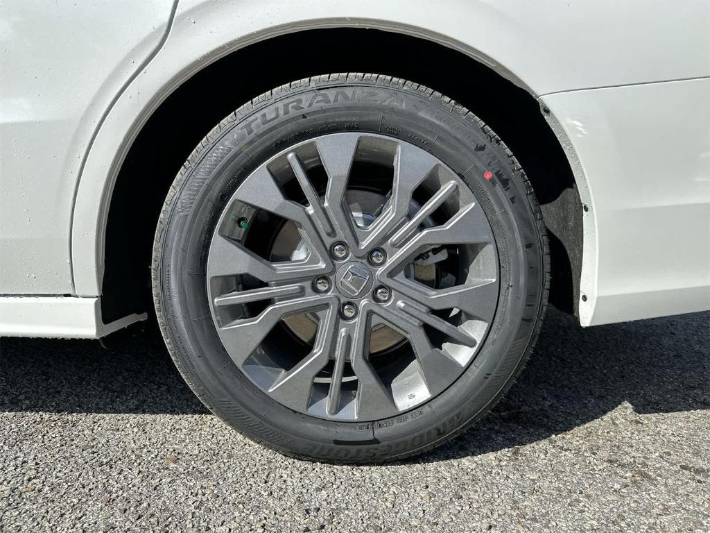 new 2026 Honda Odyssey car, priced at $46,535