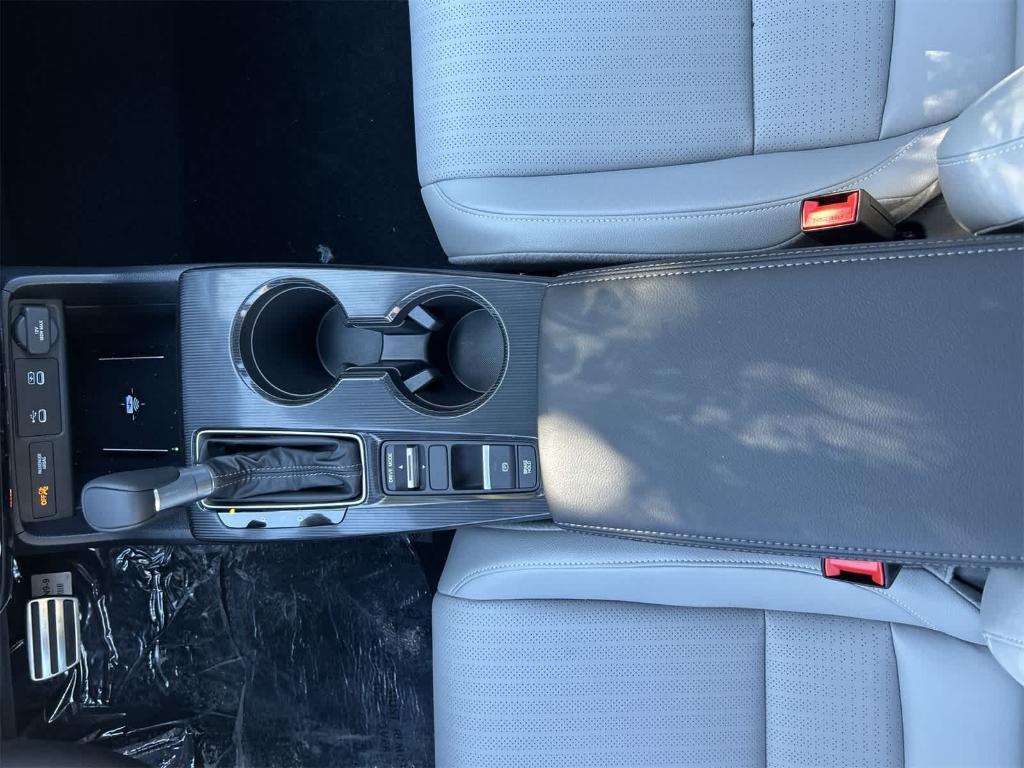 new 2025 Honda Civic Hybrid car, priced at $31,678