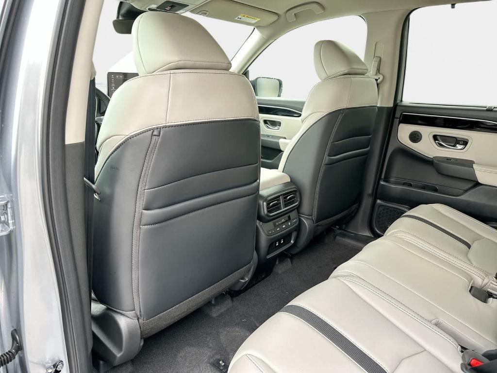 new 2026 Honda Pilot car, priced at $45,365