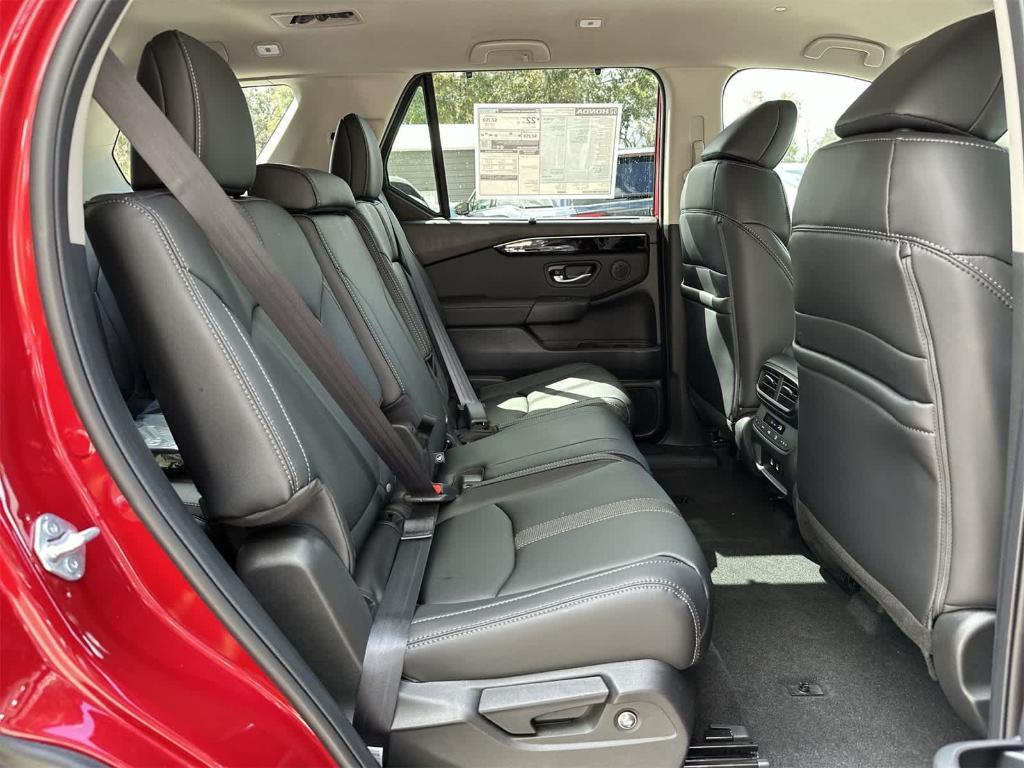 new 2026 Honda Pilot car, priced at $43,971
