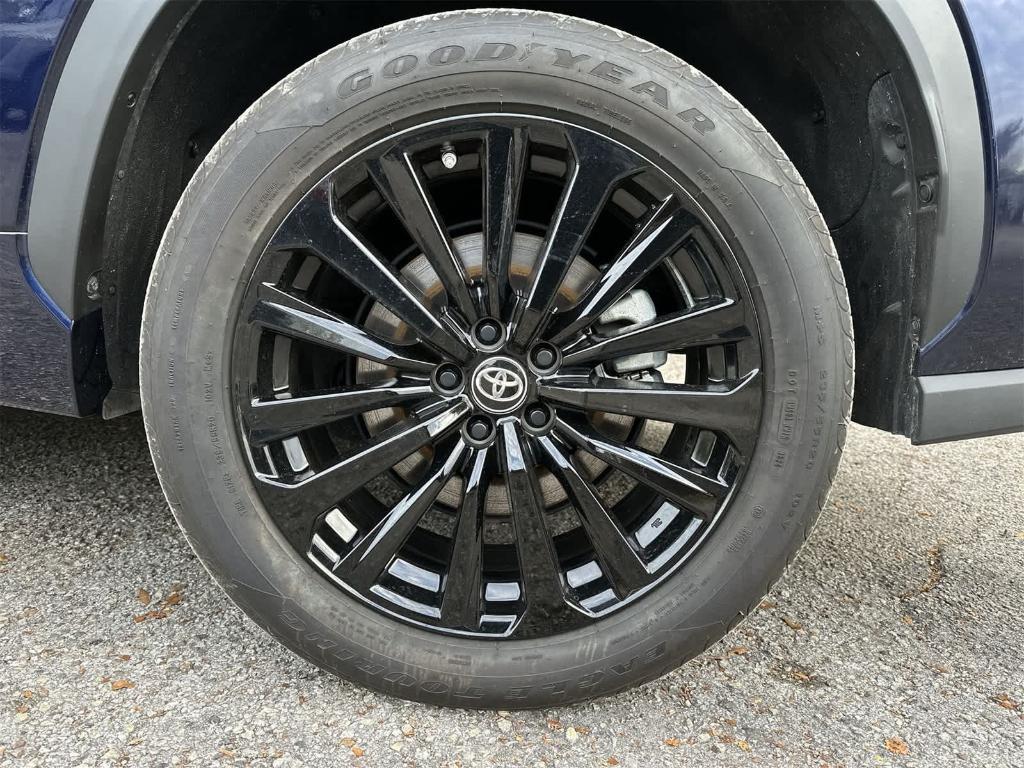 used 2024 Toyota Highlander car, priced at $44,765