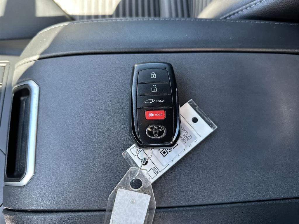used 2024 Toyota Highlander car, priced at $44,765