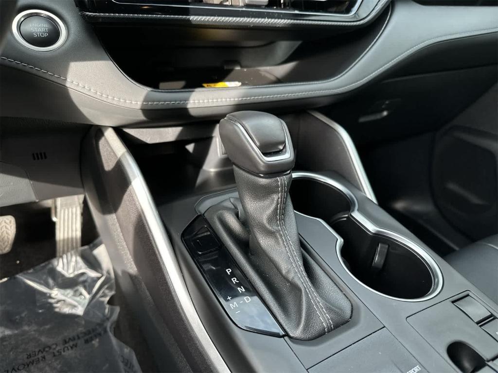 used 2024 Toyota Highlander car, priced at $44,765