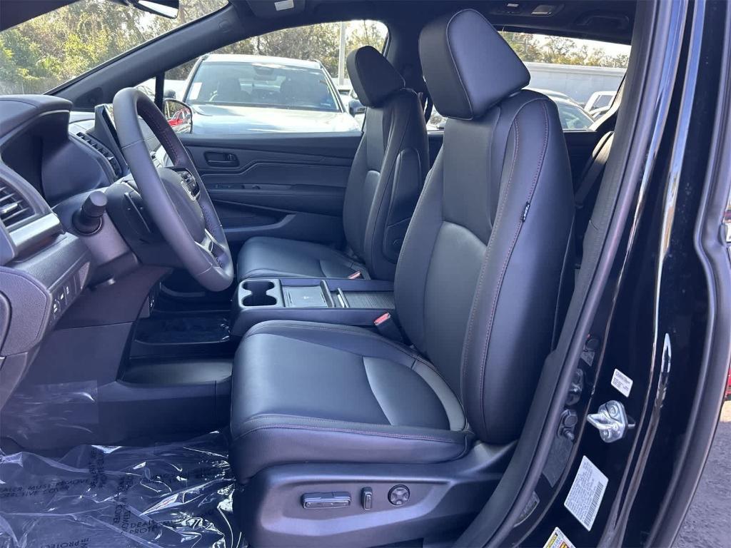 new 2026 Honda Odyssey car, priced at $42,977