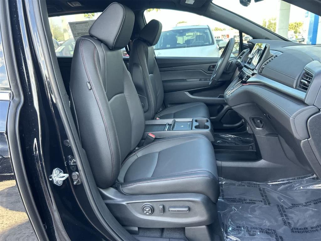 new 2026 Honda Odyssey car, priced at $42,977