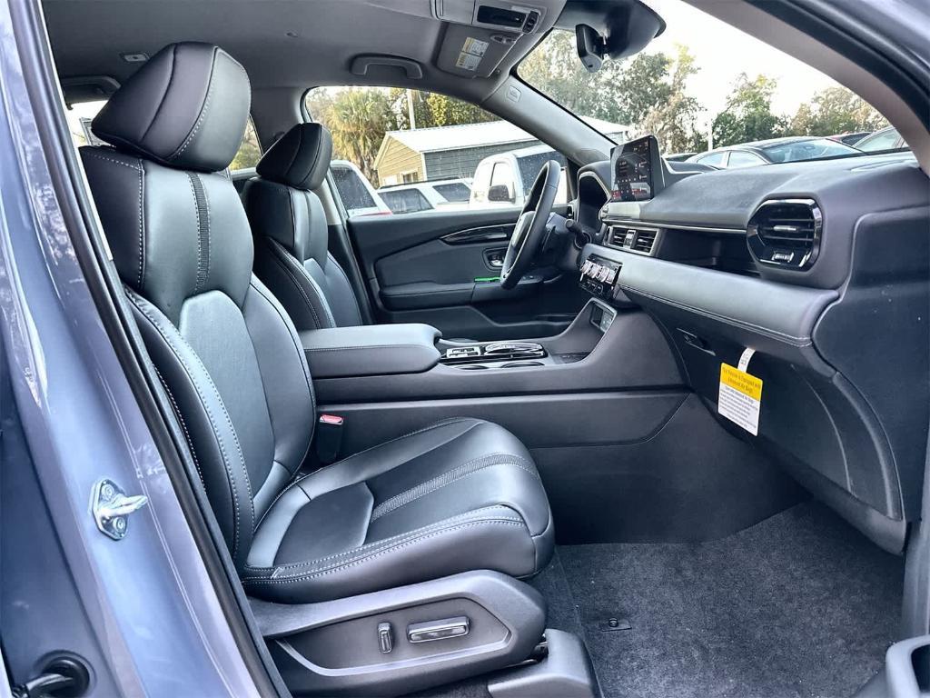 new 2026 Honda Pilot car, priced at $43,971