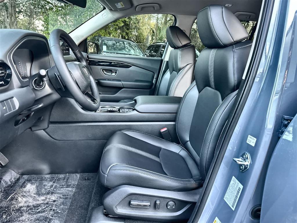 new 2026 Honda Pilot car, priced at $43,971
