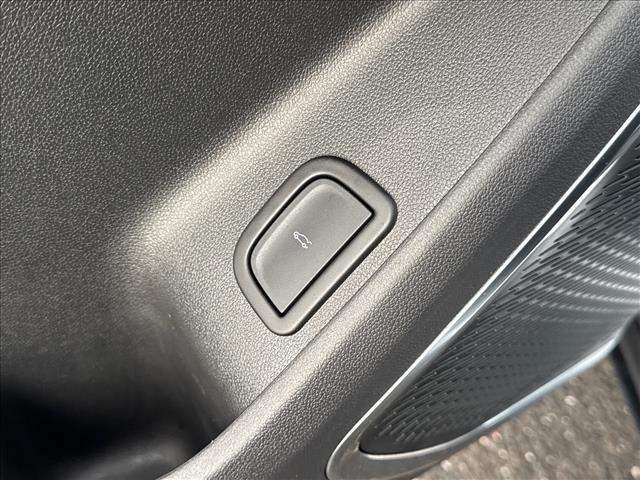 used 2024 Chevrolet Traverse car, priced at $48,995