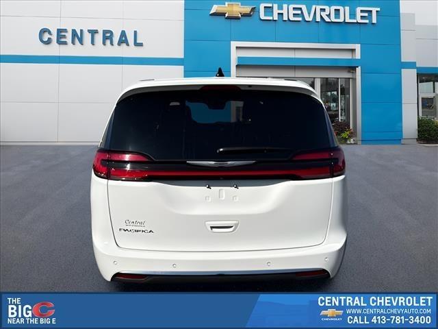 used 2025 Chrysler Pacifica car, priced at $33,995