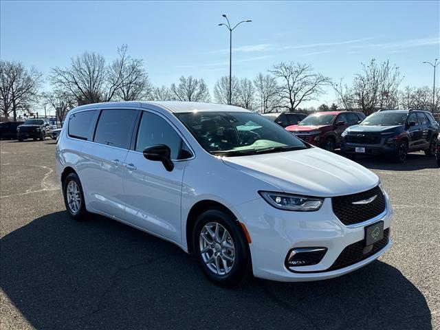 used 2025 Chrysler Pacifica car, priced at $33,995
