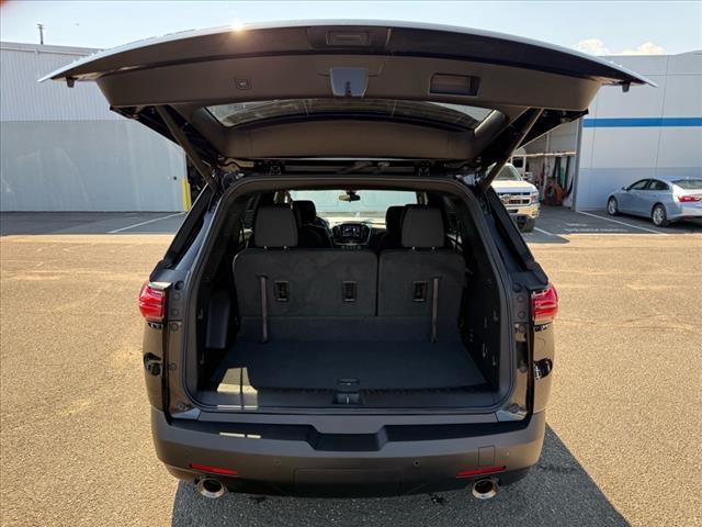 used 2023 Chevrolet Traverse car, priced at $30,995