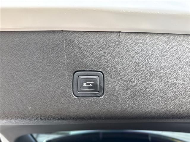 used 2023 Chevrolet Traverse car, priced at $39,995