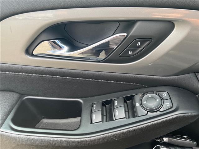 used 2023 Chevrolet Traverse car, priced at $35,690