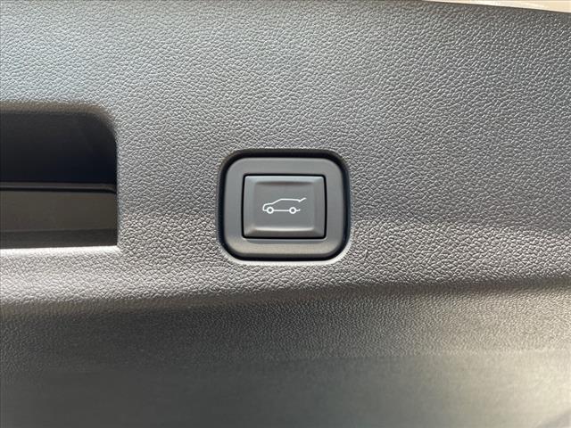 new 2025 Chevrolet Traverse car, priced at $37,060