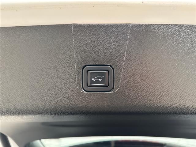 used 2023 Chevrolet Traverse car, priced at $35,995