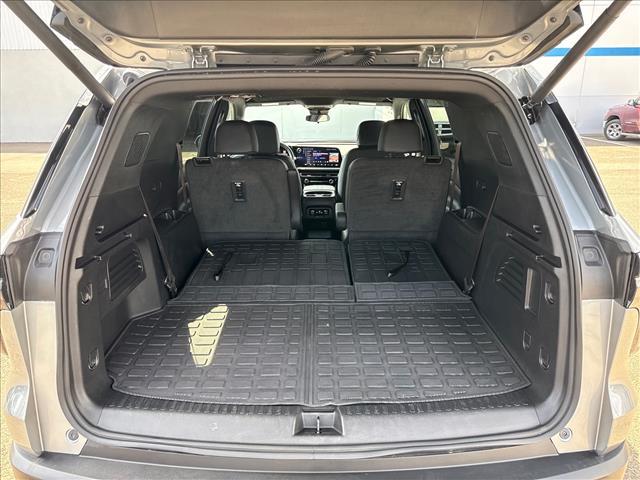 used 2024 Chevrolet Traverse car, priced at $38,995