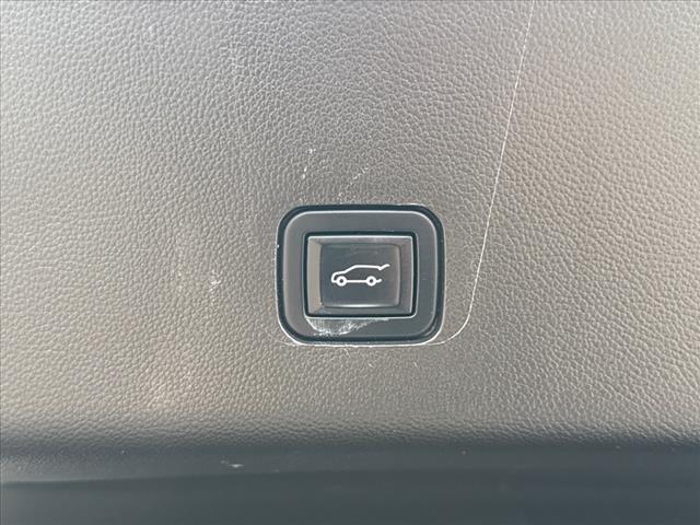 used 2023 Chevrolet Traverse car, priced at $29,995