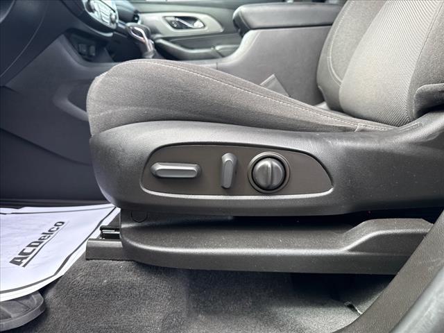 used 2023 Chevrolet Traverse car, priced at $29,995