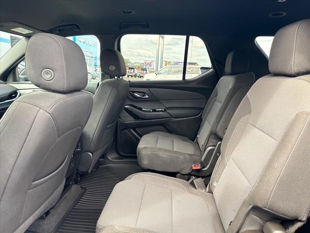 used 2023 Chevrolet Traverse car, priced at $29,995
