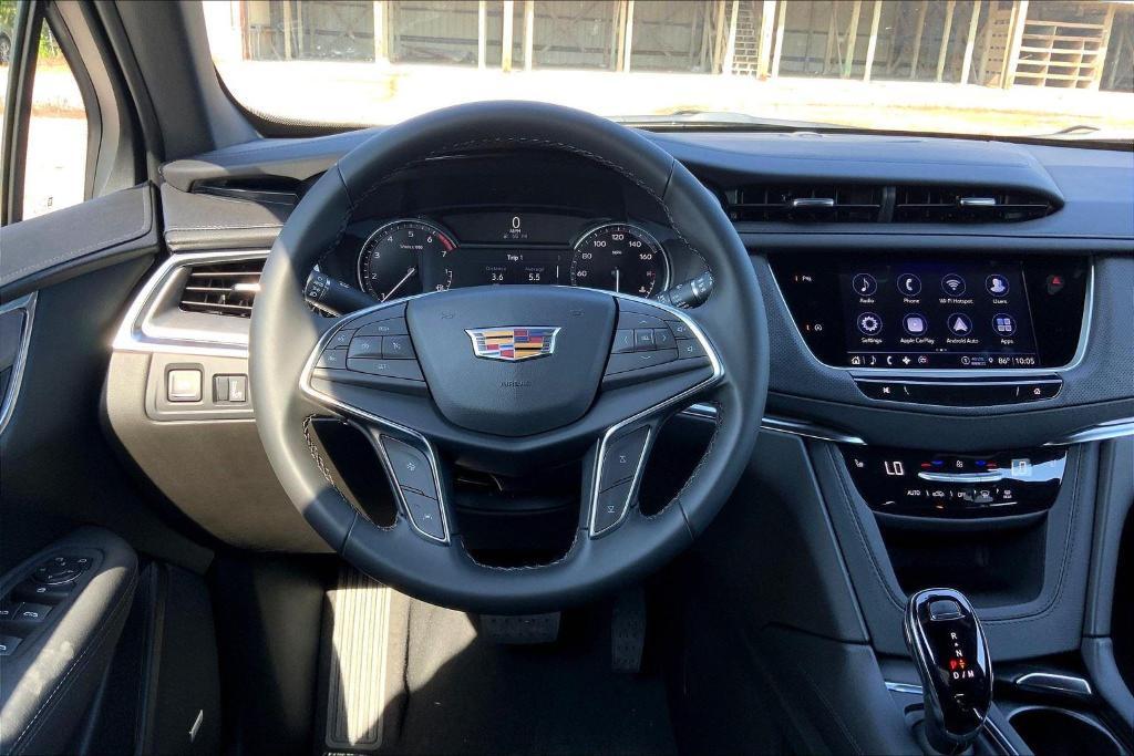 new 2025 Cadillac XT5 car, priced at $44,790