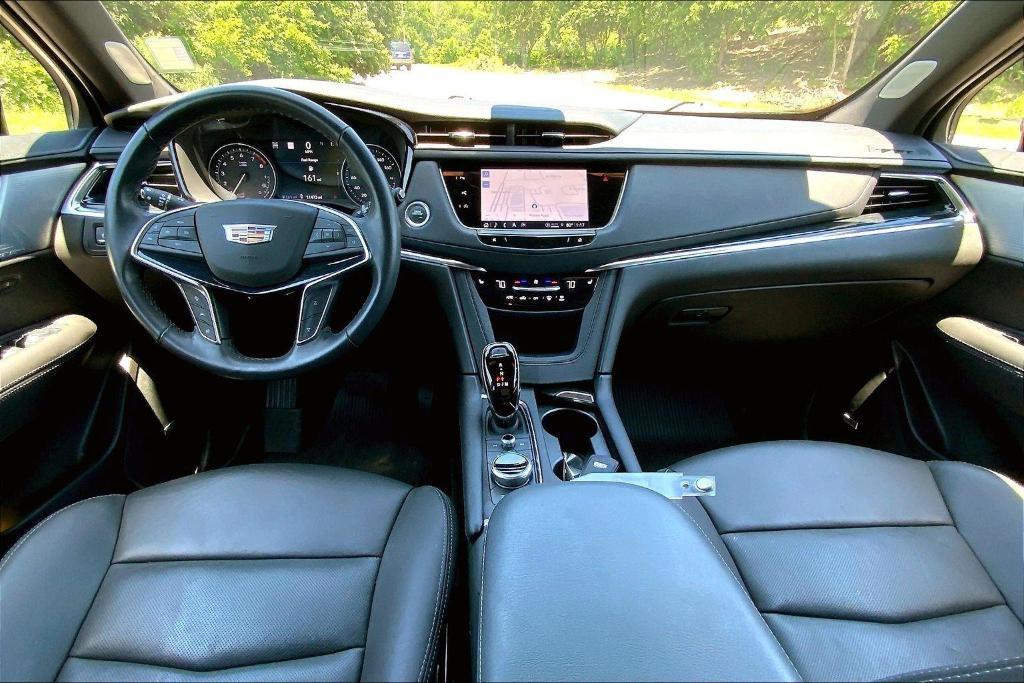 used 2025 Cadillac XT5 car, priced at $45,300