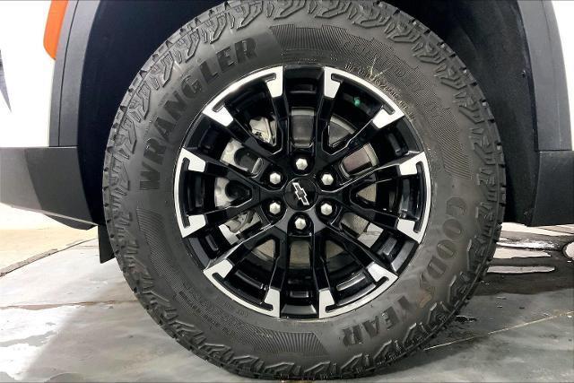 used 2025 Chevrolet Traverse car, priced at $44,200