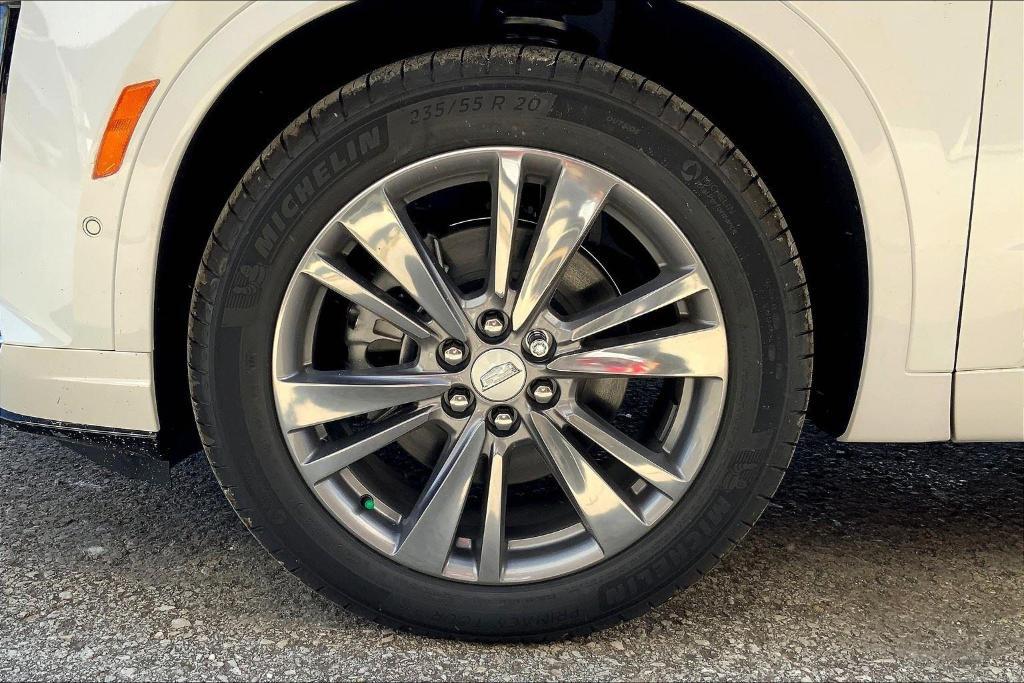 new 2025 Cadillac XT6 car, priced at $60,365