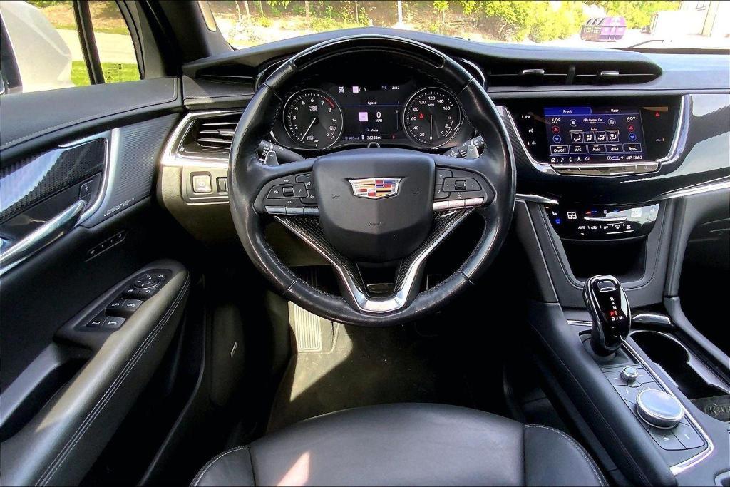 used 2023 Cadillac XT6 car, priced at $44,400