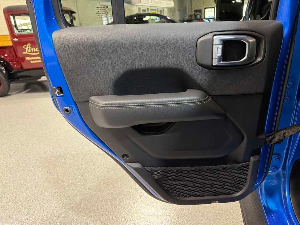 used 2022 Jeep Gladiator car, priced at $31,995