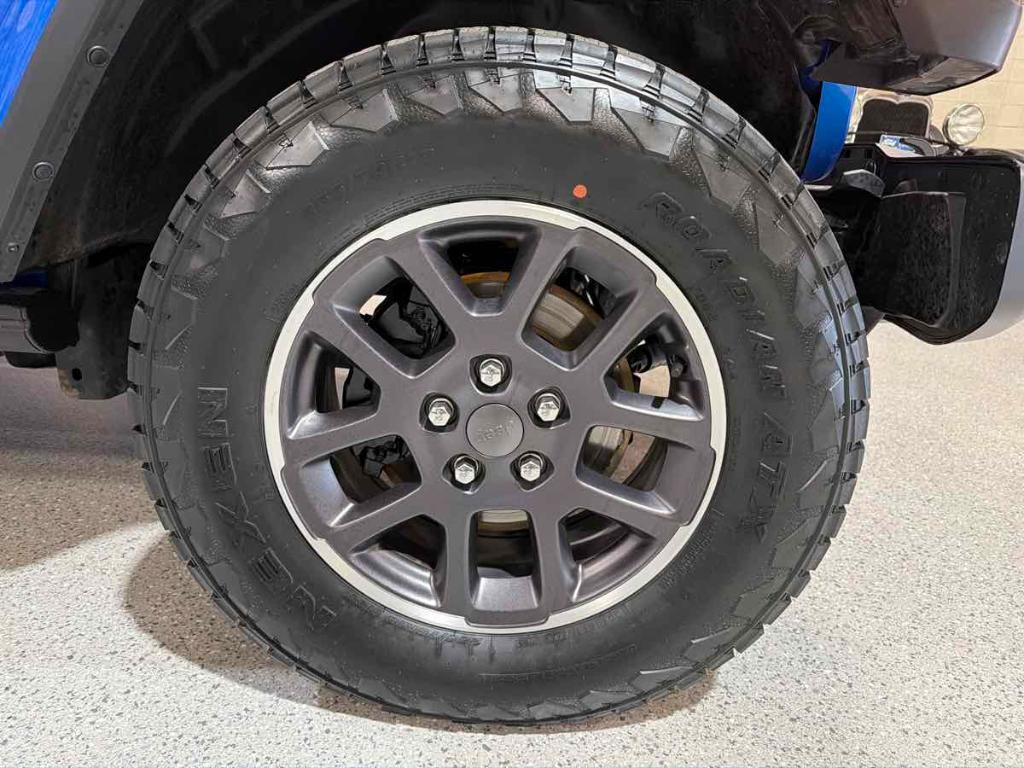 used 2022 Jeep Gladiator car, priced at $31,995