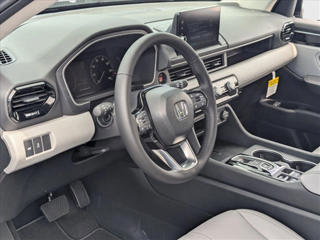 new 2025 Honda Pilot car, priced at $44,589