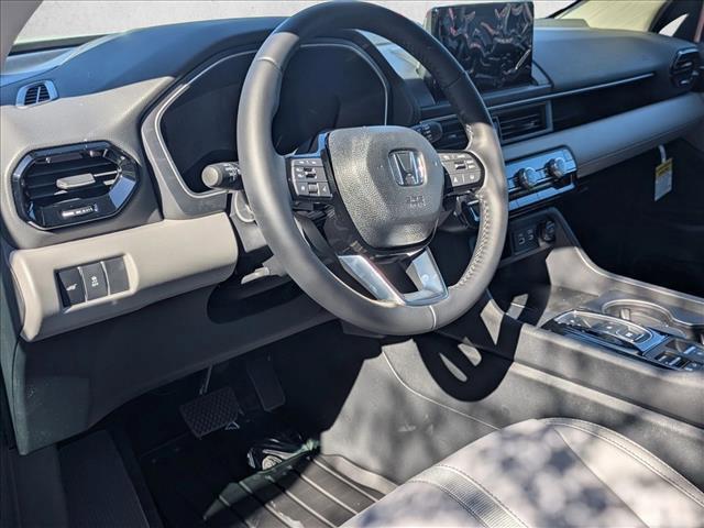 new 2025 Honda Pilot car, priced at $43,578