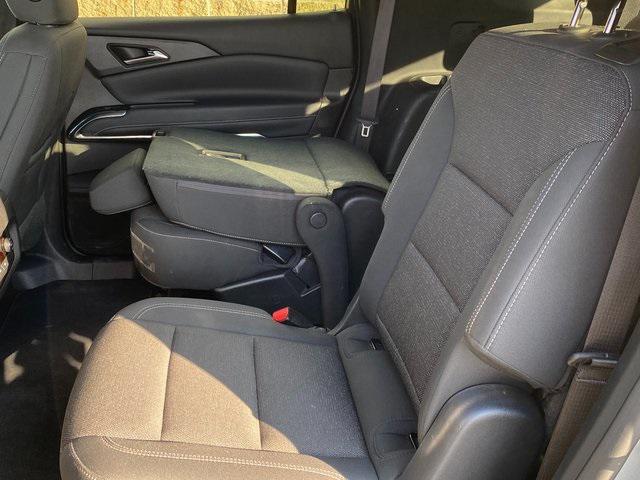 used 2025 Chevrolet Traverse car, priced at $37,500