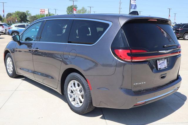 used 2023 Chrysler Pacifica car, priced at $25,588