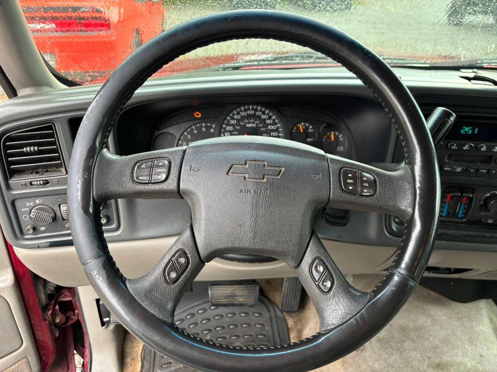 used 2005 Chevrolet Suburban car, priced at $3,500
