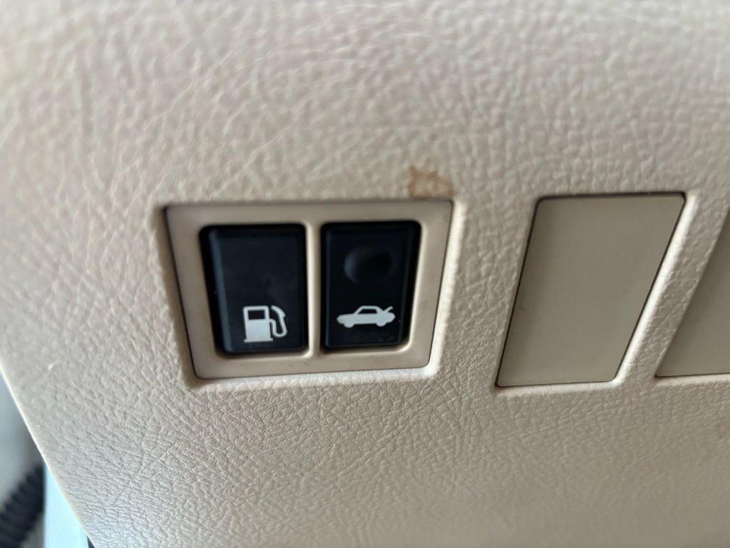 used 2005 Toyota Avalon car, priced at $11,999