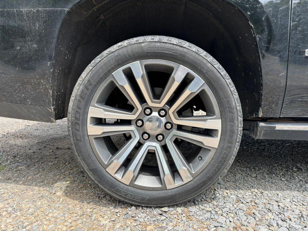 used 2019 GMC Yukon XL car, priced at $30,976