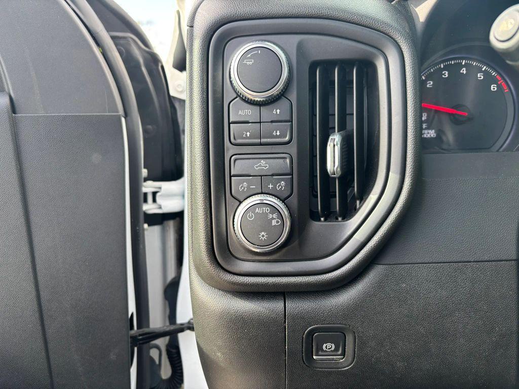 used 2023 GMC Sierra 1500 car, priced at $29,900