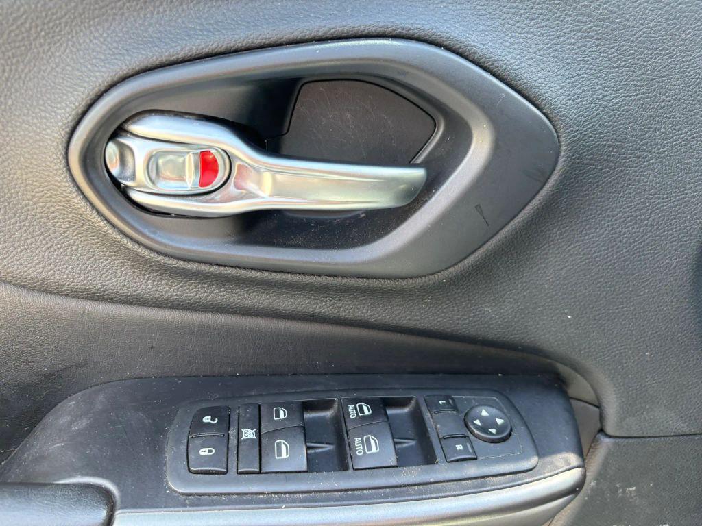 used 2020 Jeep Cherokee car, priced at $13,799