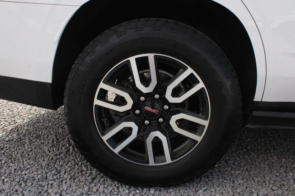 used 2022 GMC Yukon car, priced at $35,799