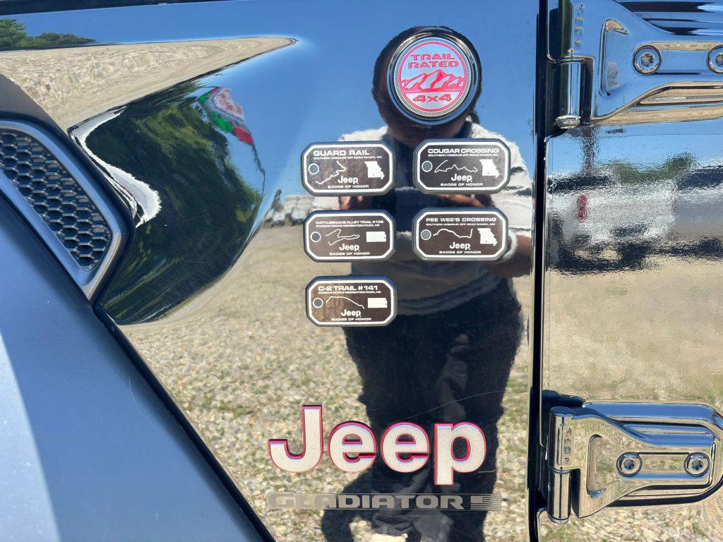 used 2023 Jeep Gladiator car, priced at $39,768