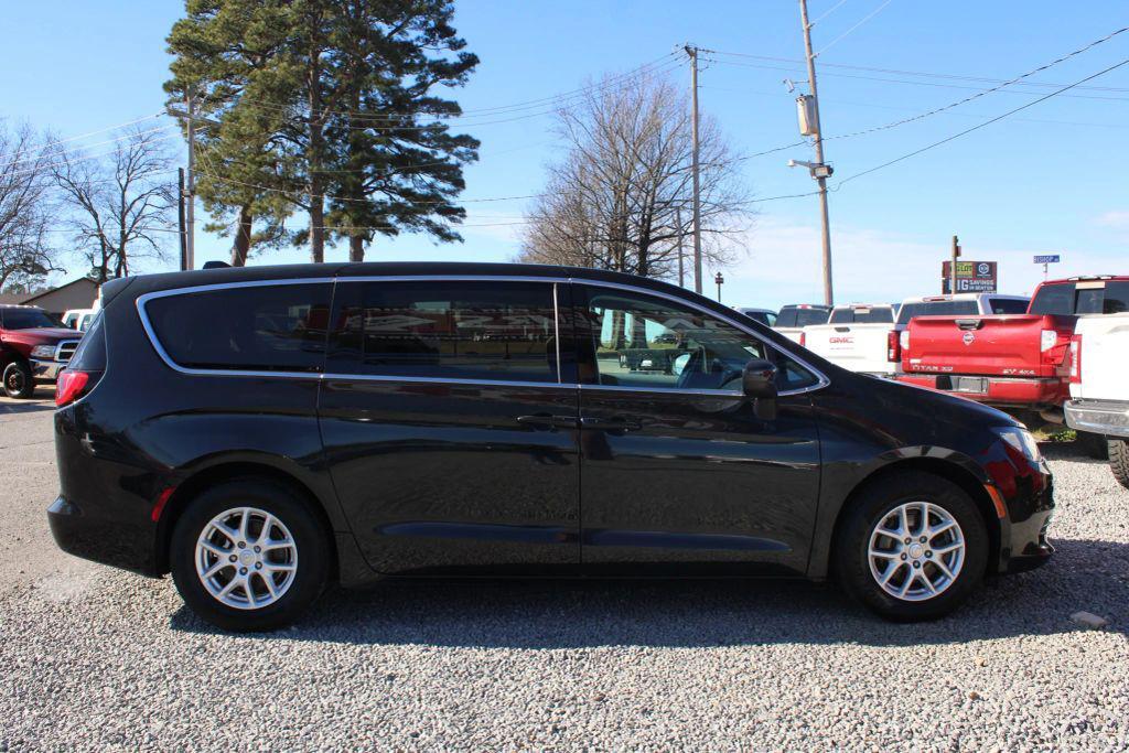 used 2017 Chrysler Pacifica car, priced at $12,995