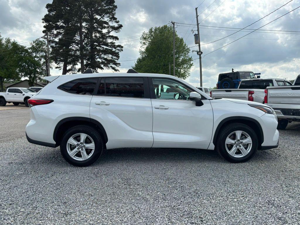 used 2023 Toyota Highlander car, priced at $30,900