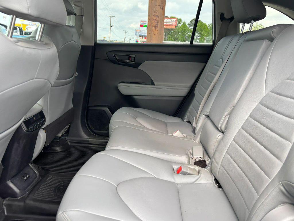 used 2023 Toyota Highlander car, priced at $30,900