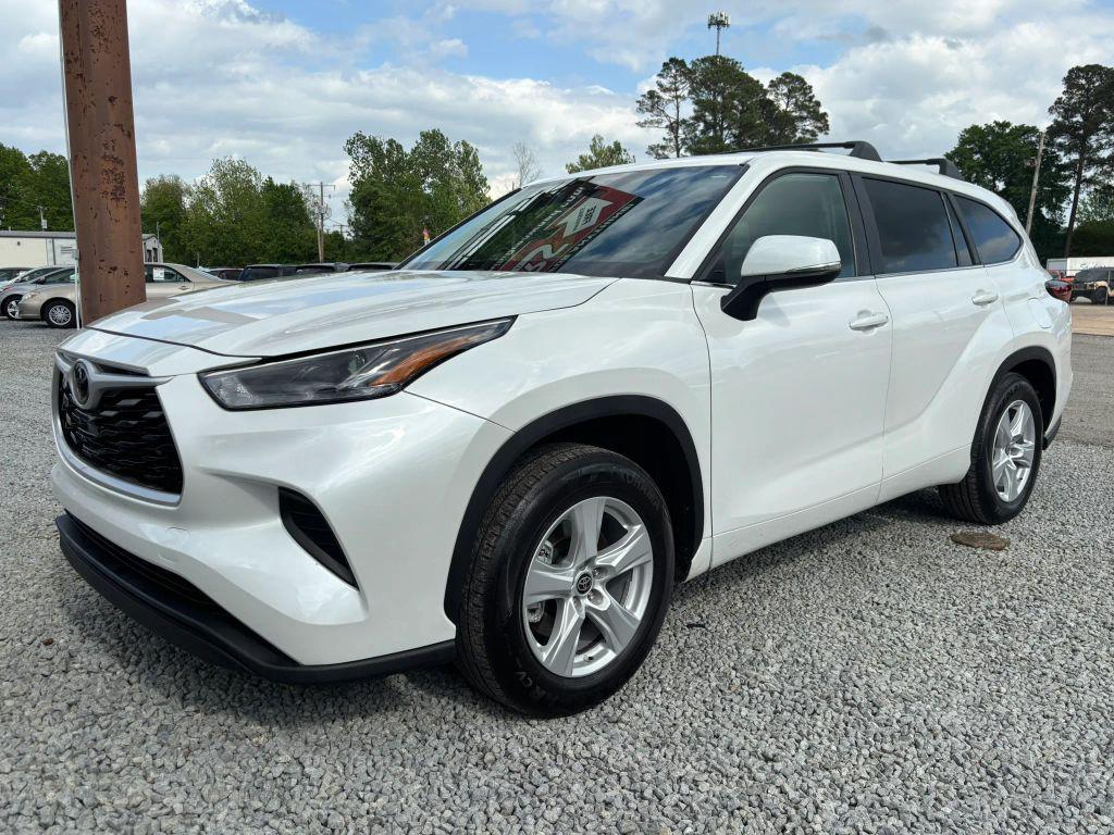 used 2023 Toyota Highlander car, priced at $30,900