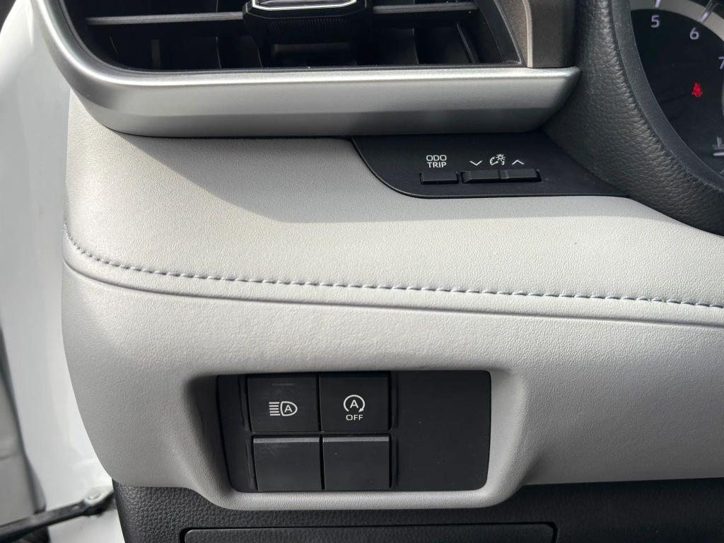 used 2023 Toyota Highlander car, priced at $30,900