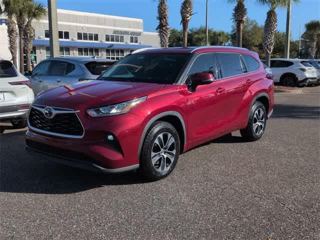 used 2020 Toyota Highlander car, priced at $22,995