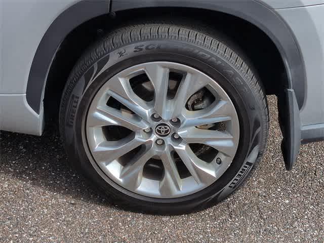 used 2021 Toyota Highlander car, priced at $32,495